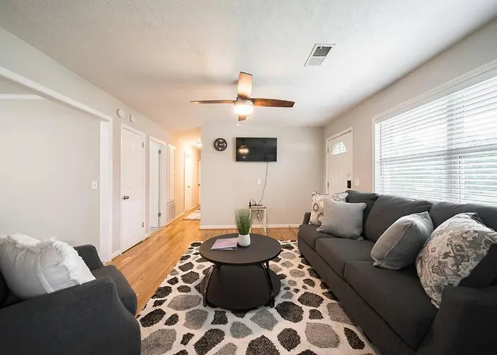 Cozy Brick Ranch Home Owned And Operated By An Army Soldier!!