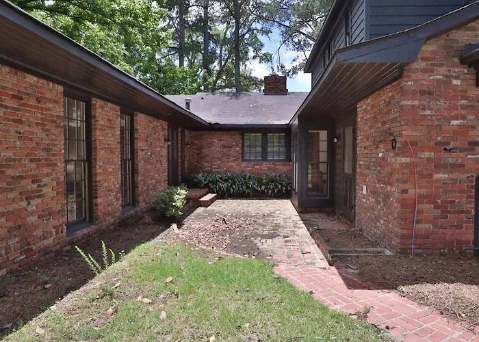 Group Getaway 6Br Near Fort Benning Huge Kitchen Private Yard