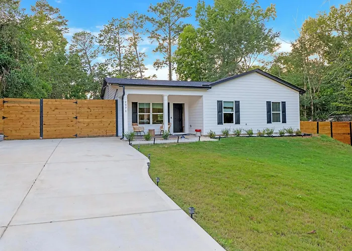 Brand New Cozy Firepit Home Near Fort Moore